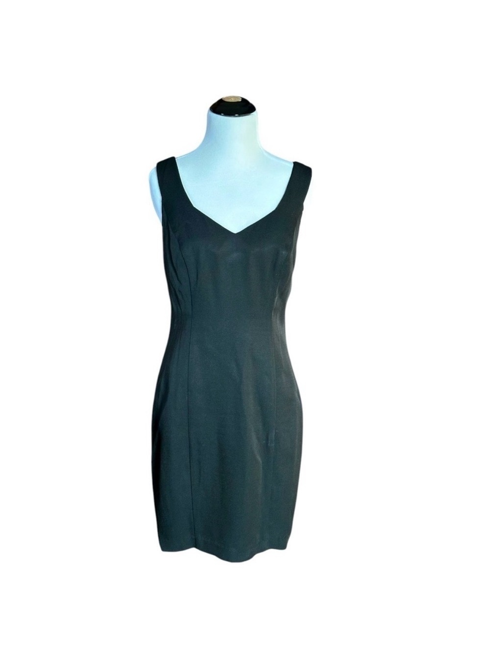 Elegant Black V-Neck Midi Dress